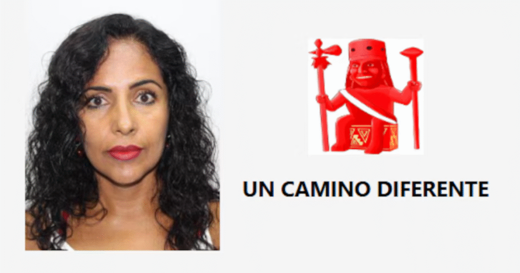 Fotografía de Rosario Fernández a la izquierda y el logo de Un Camino Diferente a la derecha.