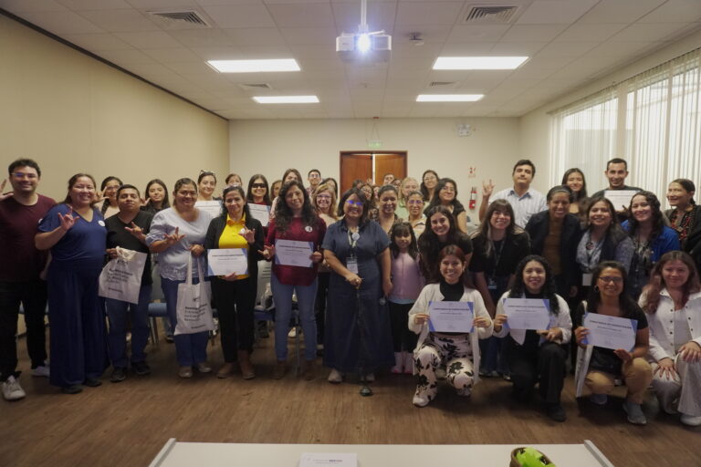 Foto grupal. Evento de cierre- conversaciones sobre Educación Inclusiva